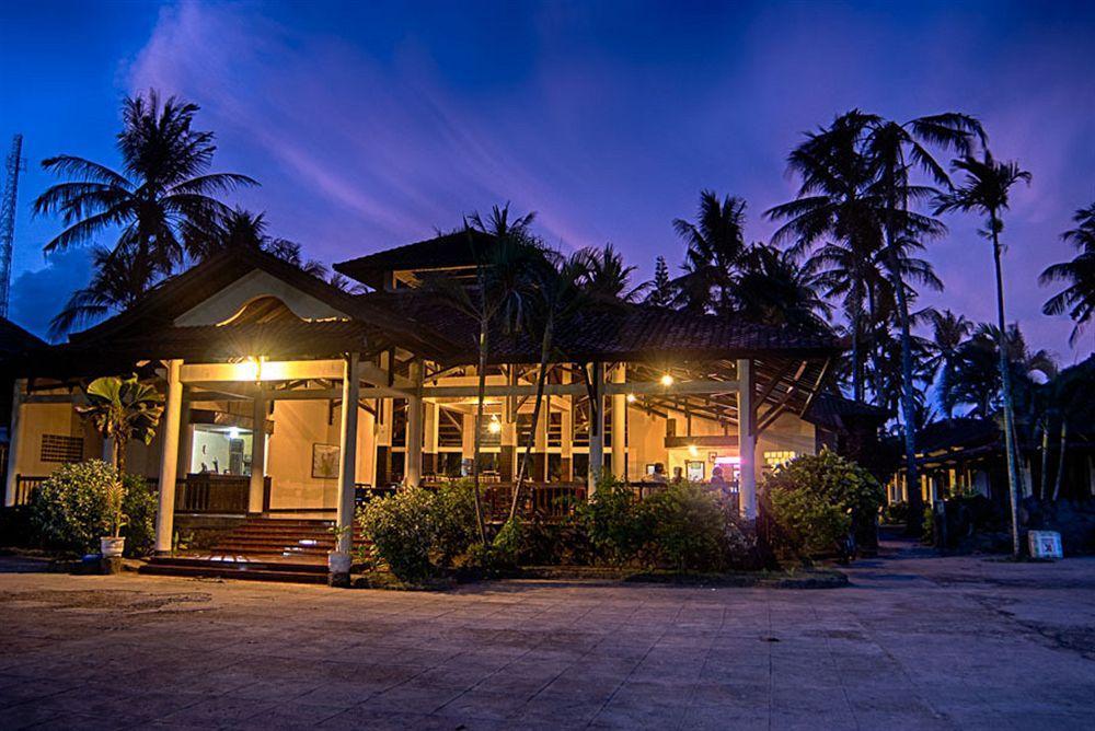 Kuta Indah Hotel Exterior photo