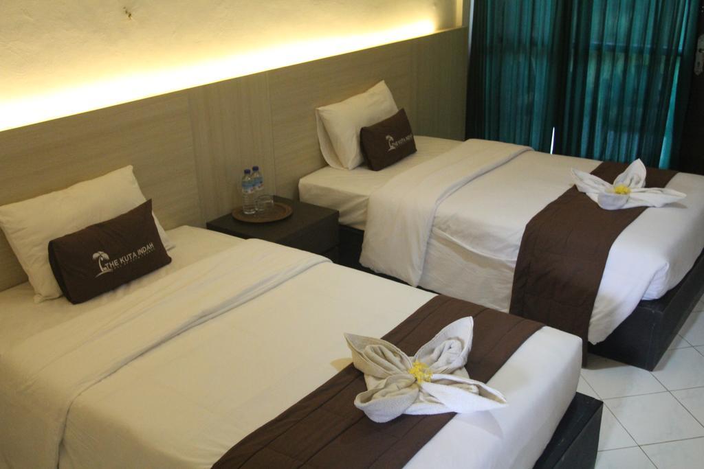 Kuta Indah Hotel Exterior photo