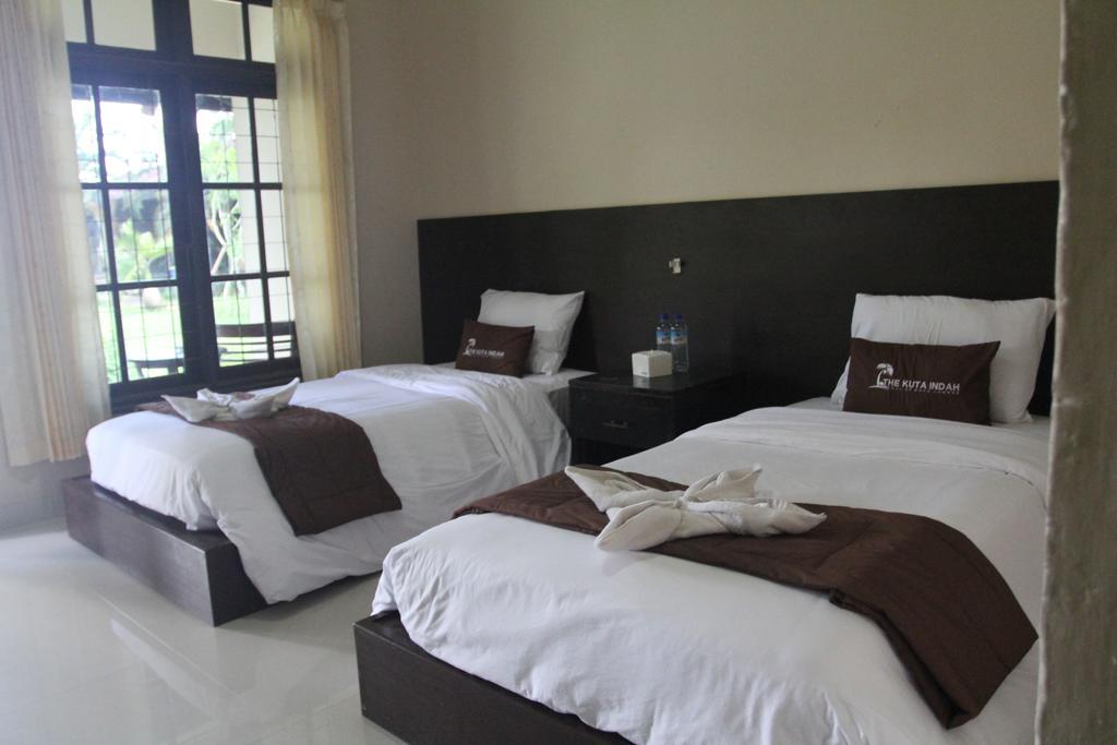 Kuta Indah Hotel Exterior photo