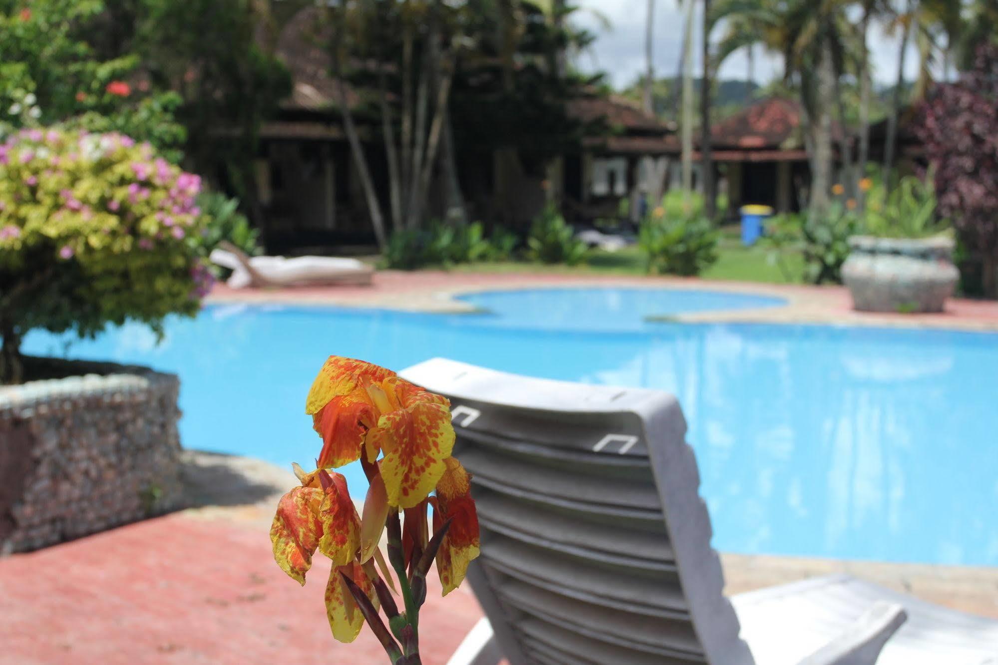 Kuta Indah Hotel Exterior photo